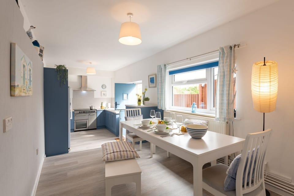 Lan Y Mor - kitchen diner