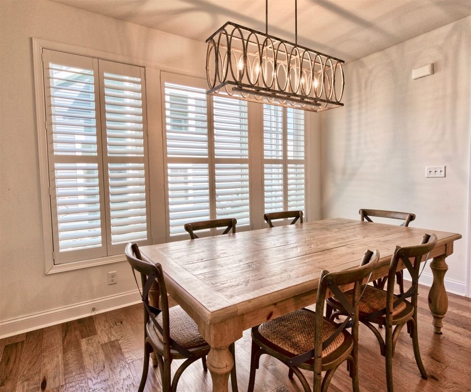 Large Dinning Room Table