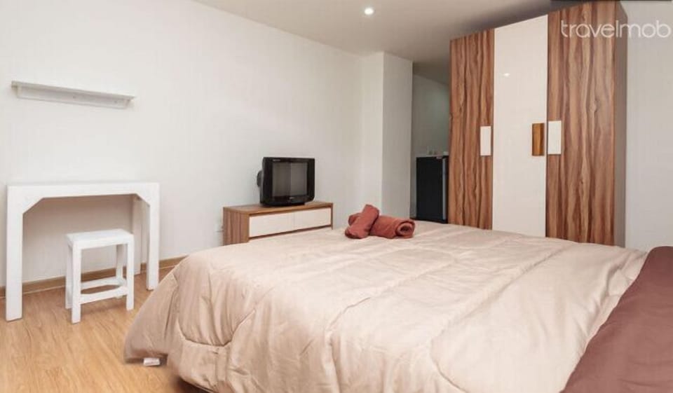 Large and cozy Studio 26