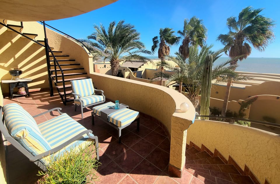 You'll enjoy sunrises from here!