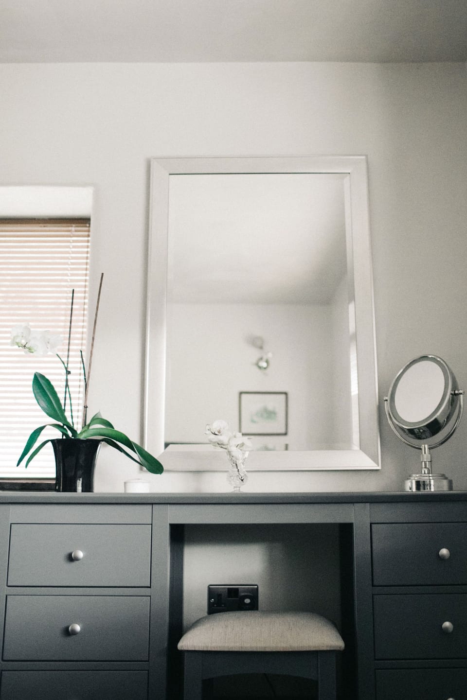 Dressing table