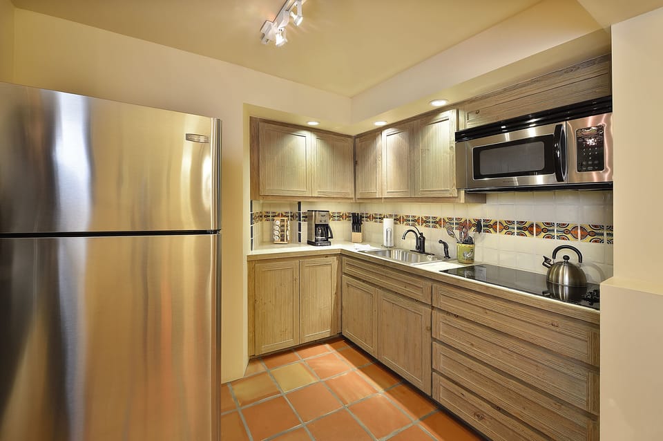 Downstairs private kitchen