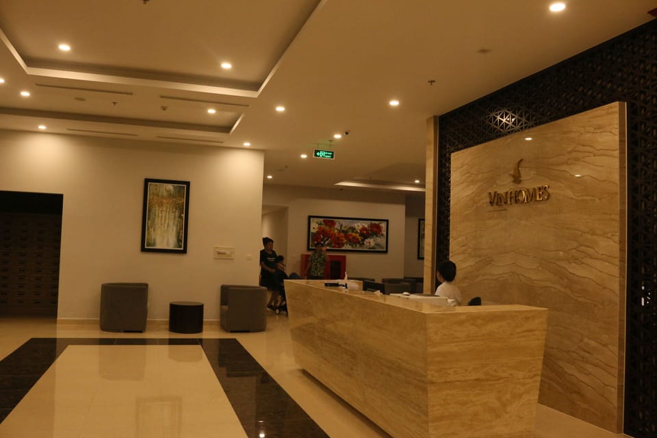 24 hour reception & Lounge