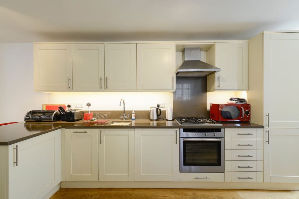 The well equipped kitchen