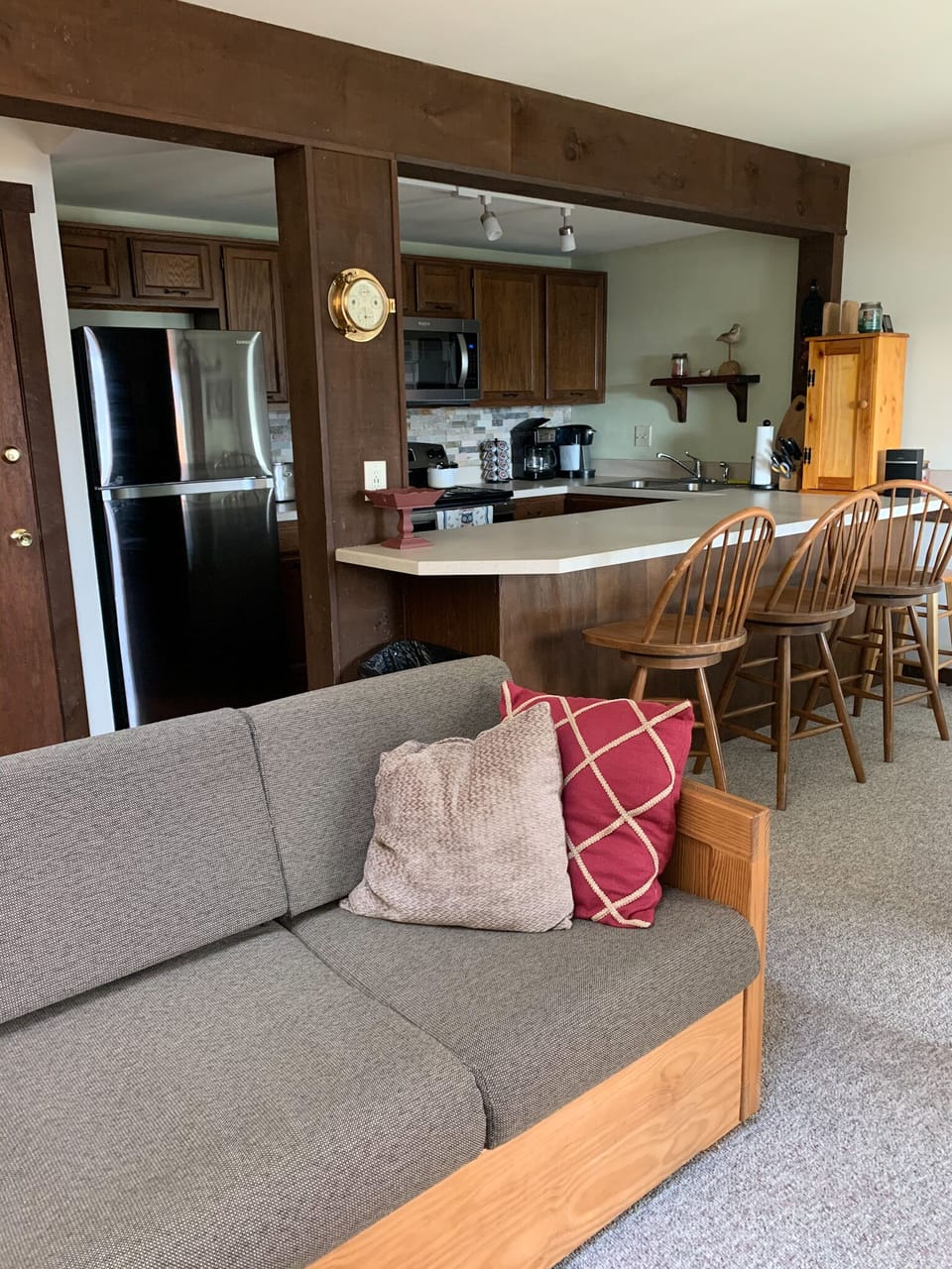 Living Room pull out sofa looking towards kitchen

