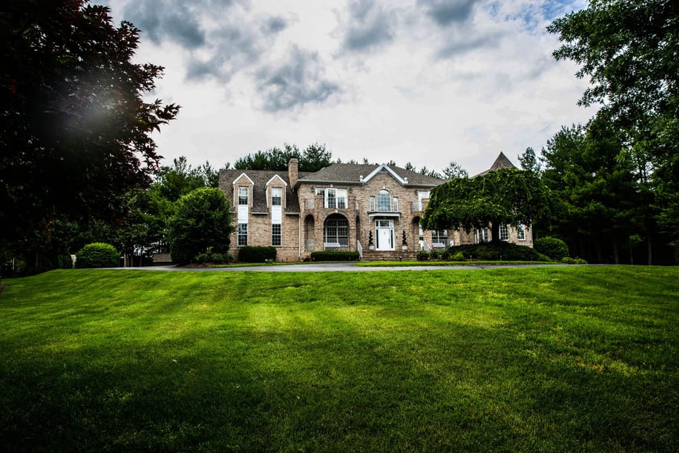 Front balconies with views into Crystal City/pentagon on a clear day  