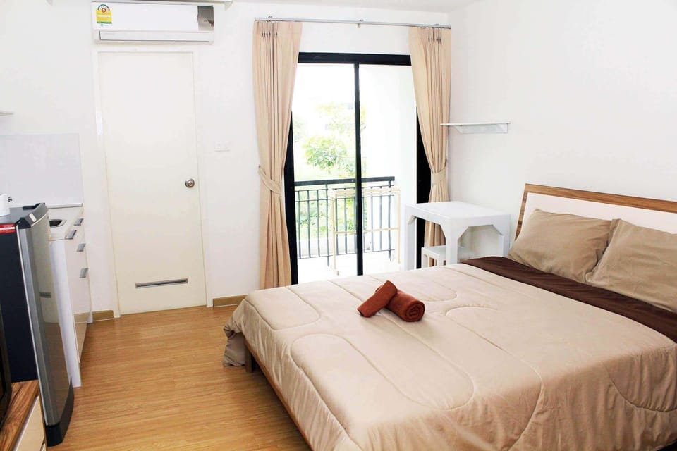 New and Modern Studio 24-7