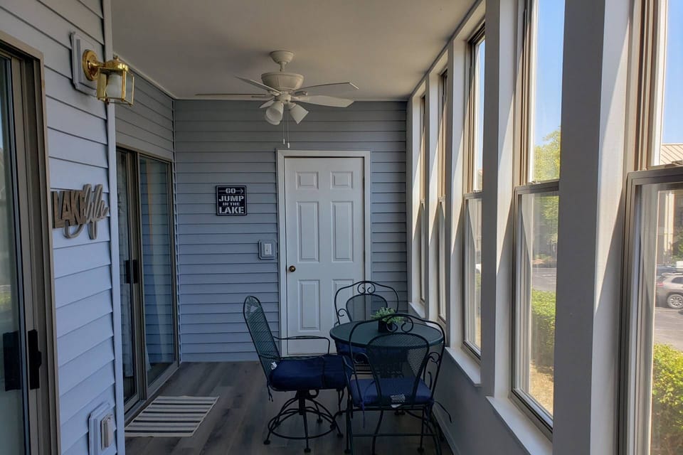Sunroom with Ceiling Fan