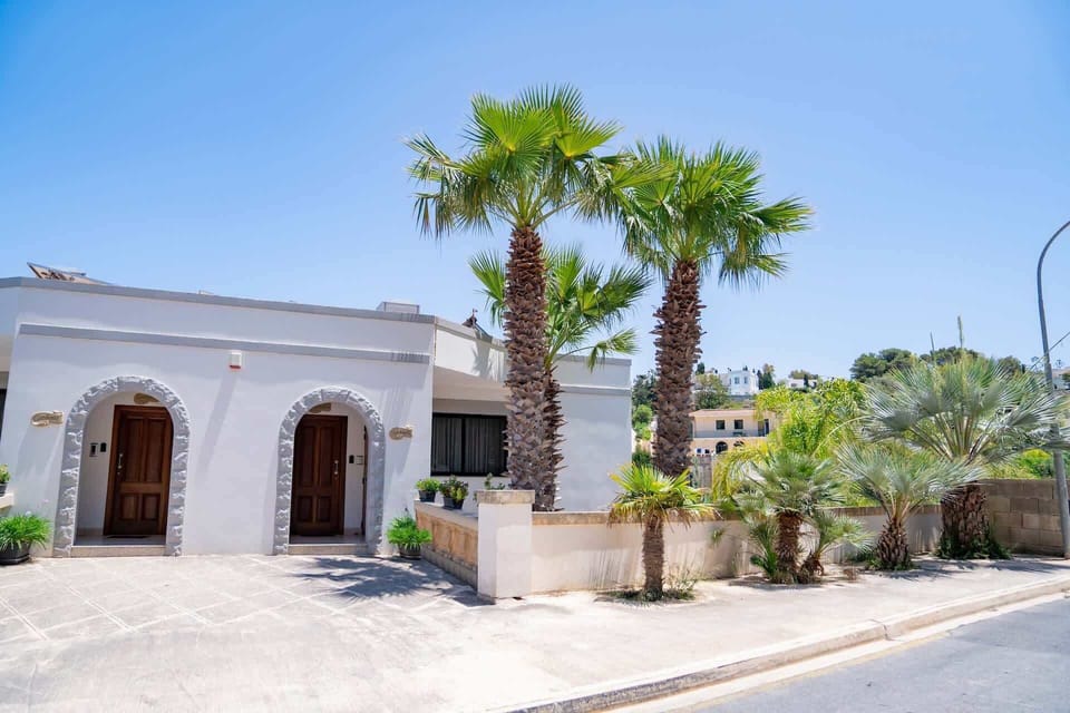 Situated in a quiet, residential neighborhood, guests will enjoy privacy and a truly exclusive villa experience.