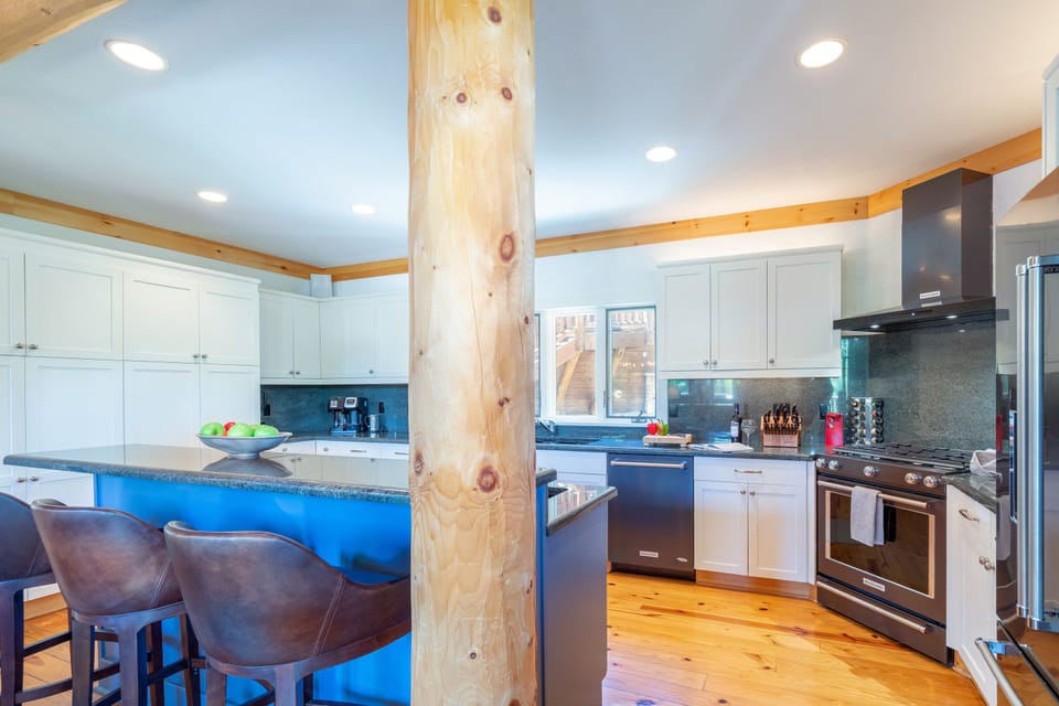 3.1-mountain-village-mountain-melody-kitchen-1