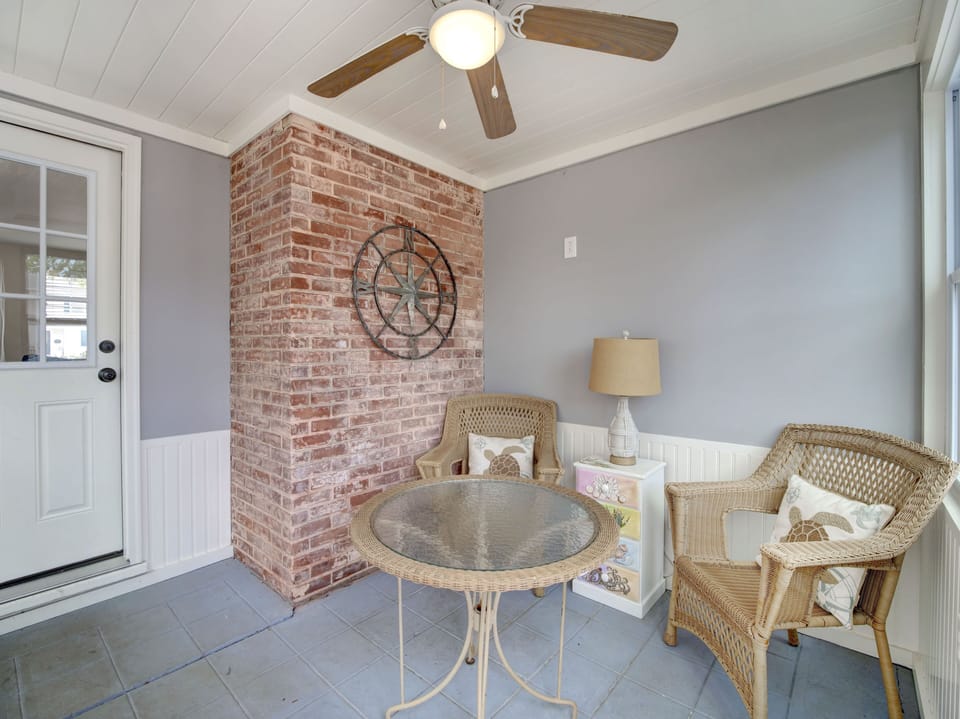3 season room
