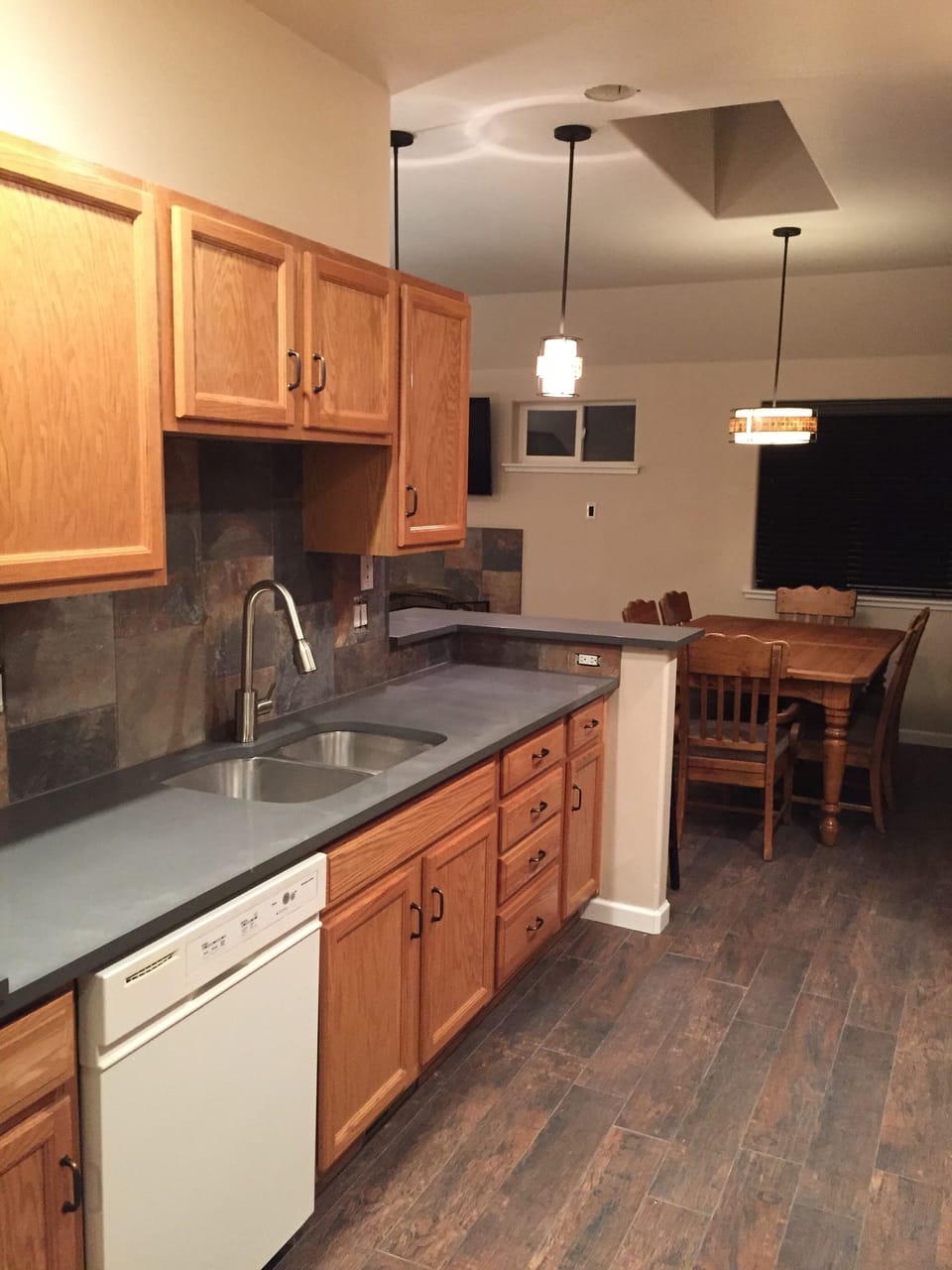 New Chef's kitchen with quartz counters, high-end applicances,