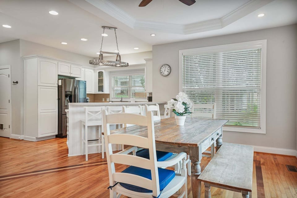 Eat in kitchen area.