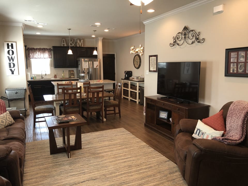 Open concept living room and kitchen