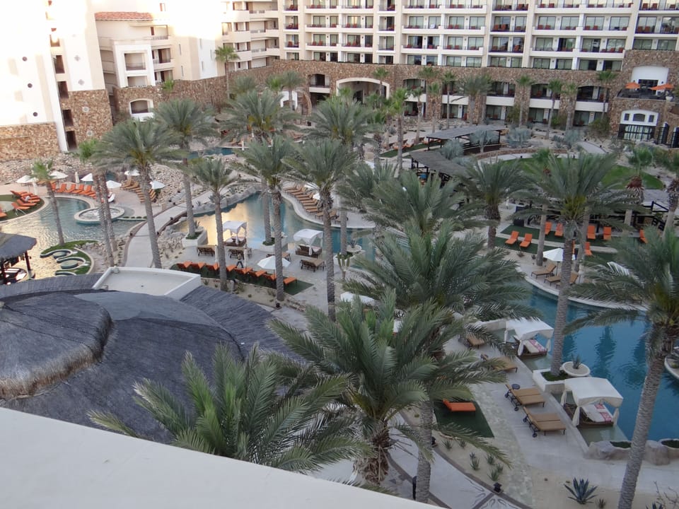 7 pools on the resort.