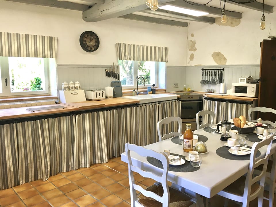 A fully equipped kitchen