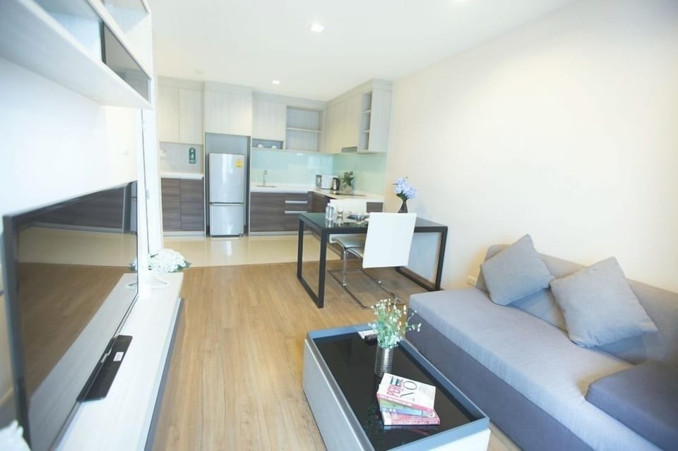 One Bedroom Grand Suite B