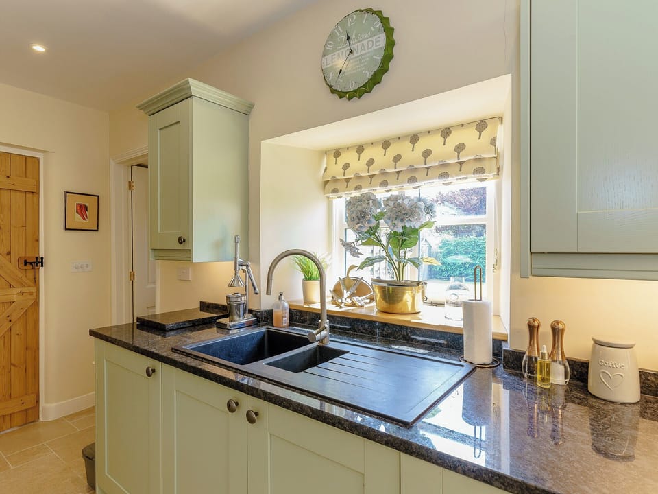 Kitchen and dining area | The Clock House, Bisley, near Stroud