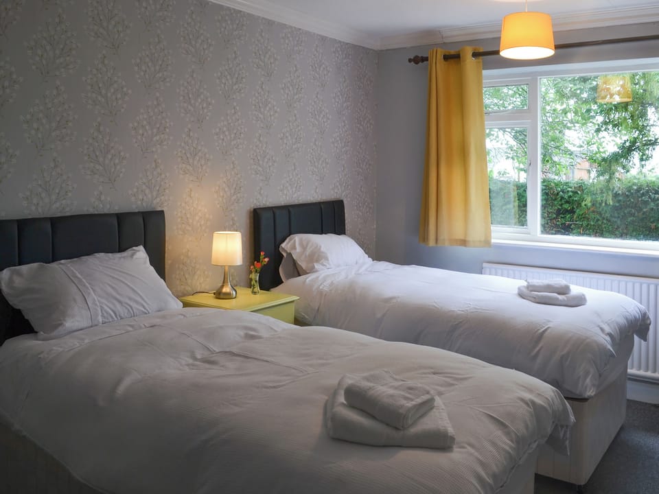 Lovely twin bedded room | Glebe Farm Bungalow, Kirkby cum Osgodby, near Market Rasen