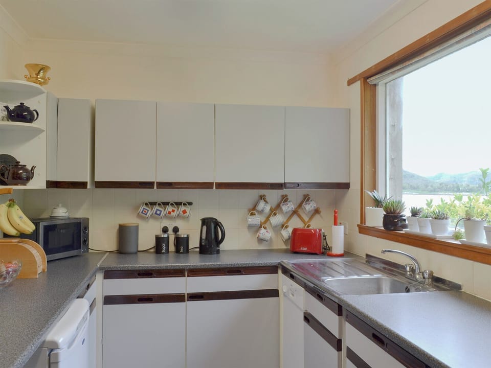 Well equipped kitchen | Dunyvaig, Colintraive, near Dunoon