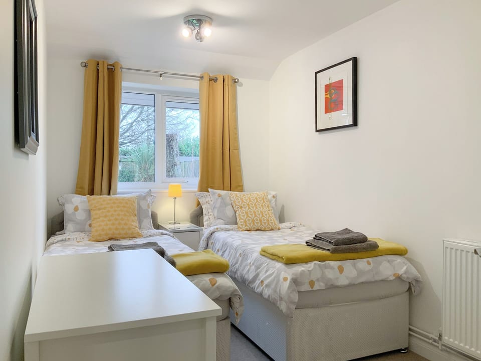 Twin bedroom | Sleepy Willow, Little Snoring, near Fakenham