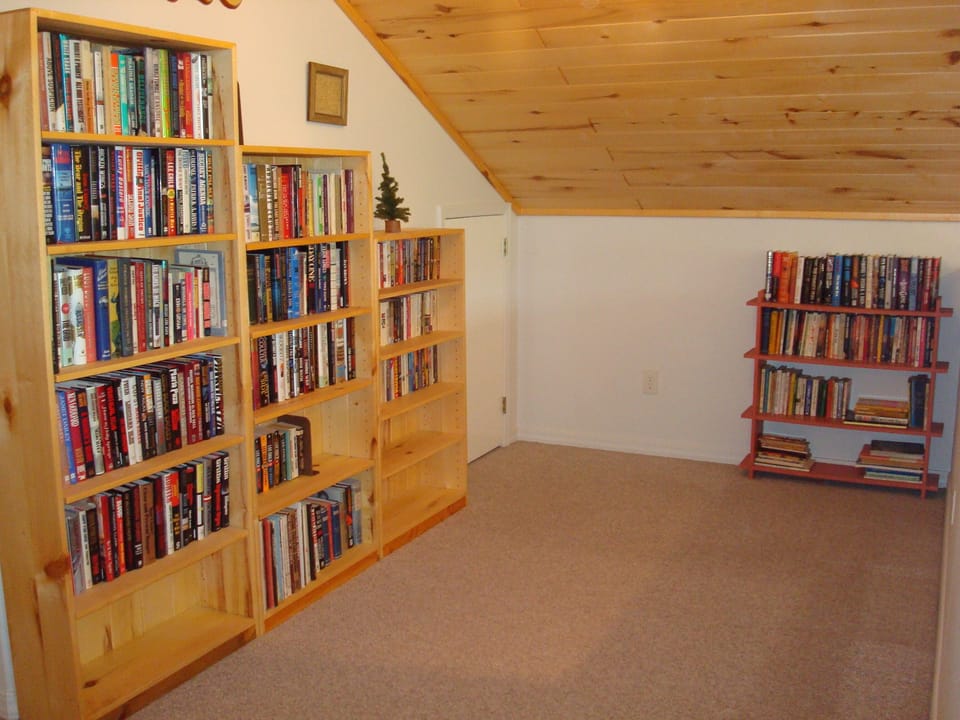 The lounge has a bonus area where kids can play or adults can find a good book.