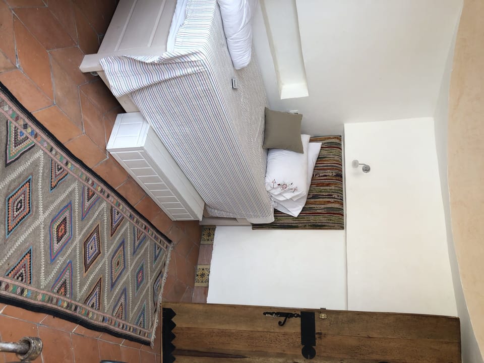 Single room with pull out second bed