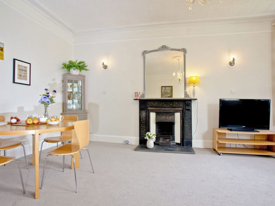 Living space | Courts View, Newton Abbot