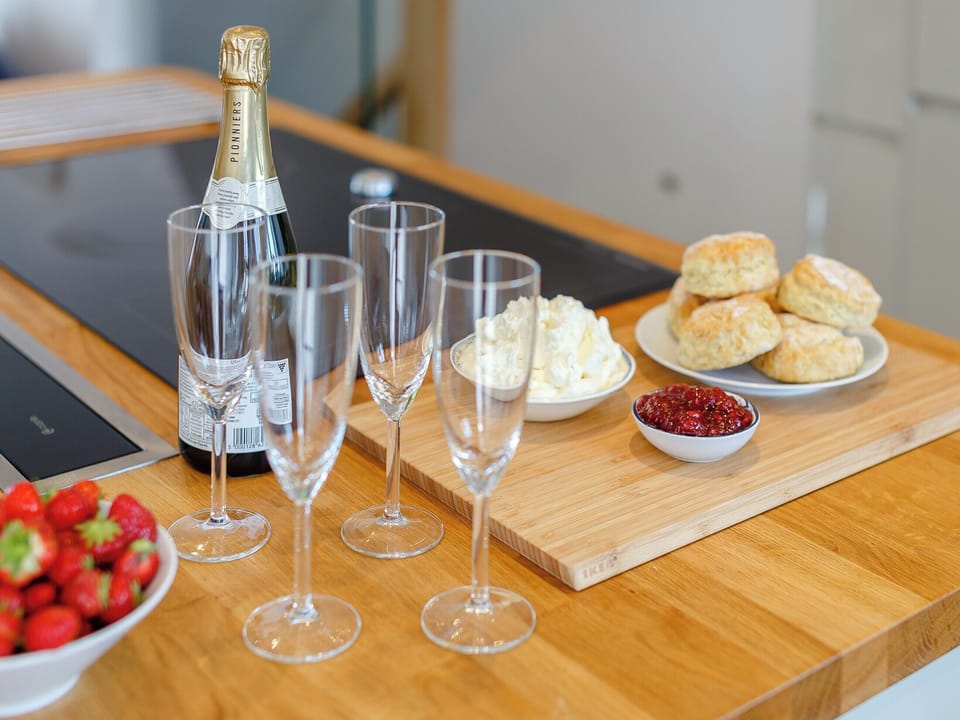 Useful kitchen &rsquo;Island&rsquo; | Wrens Perch, Brixham