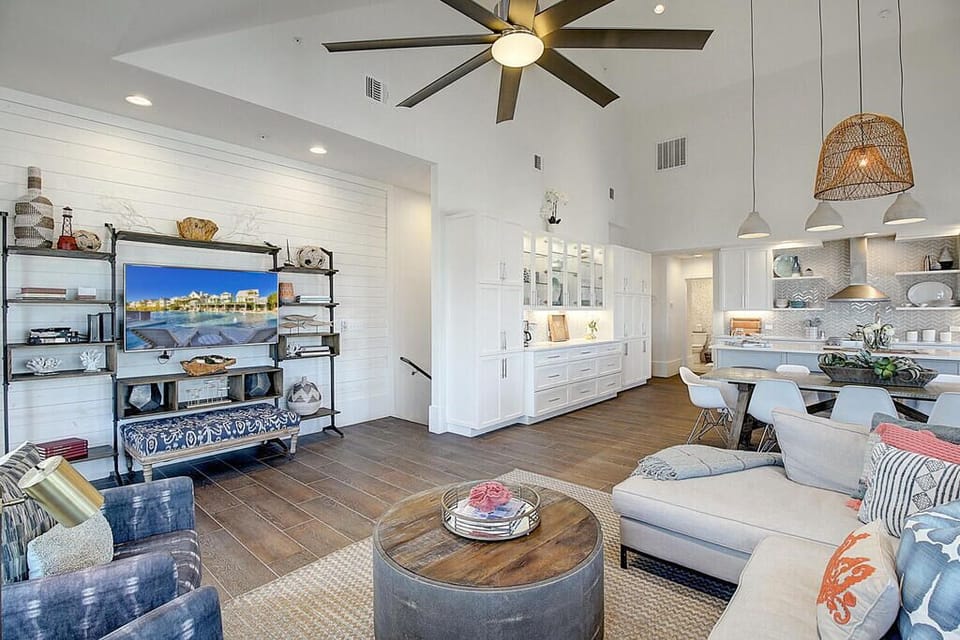 Living Room, 3rd Floor