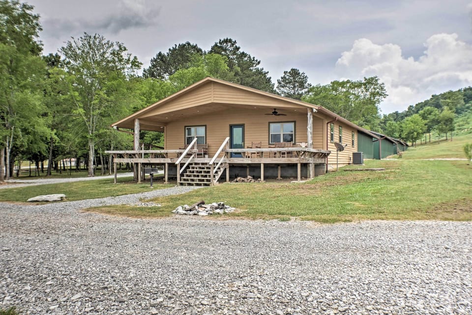 Guntersville Vacation Rental | 2BR | 2BA | 1,600 Sq Ft | Ramp Access