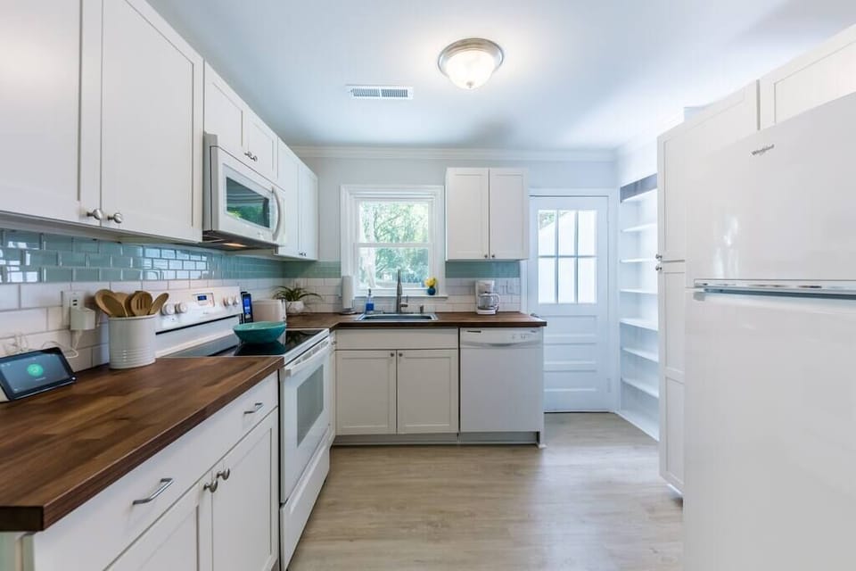 Well equipped kitchen with everything you need.