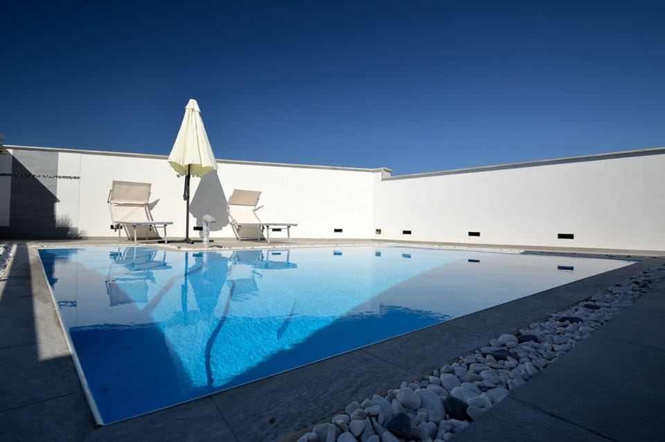 Alcamo Marina, private swimming pool