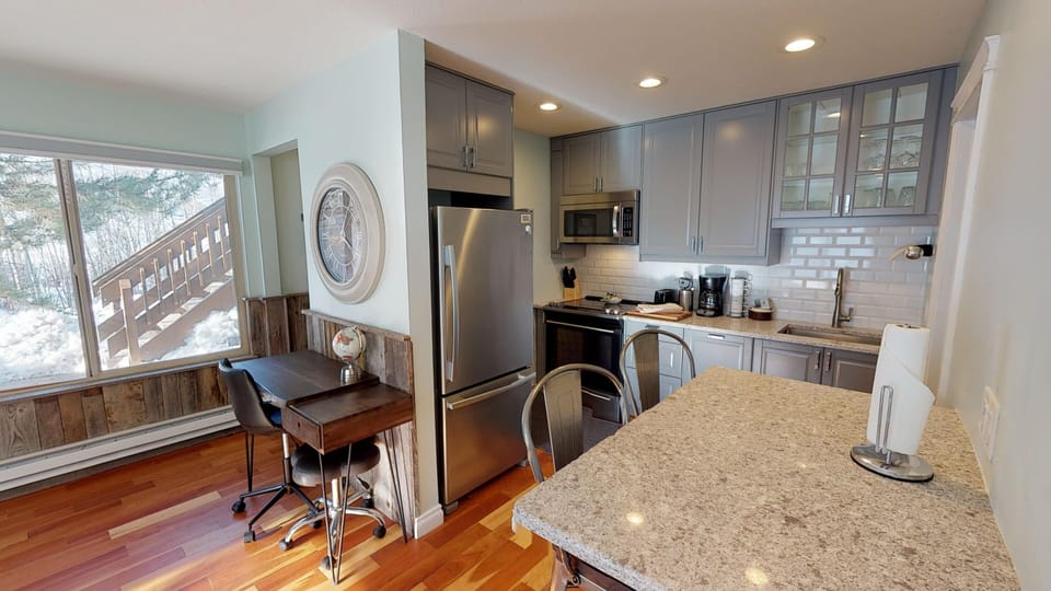 Kitchen + Workspace