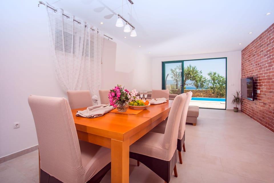 Dining area with modern interior 