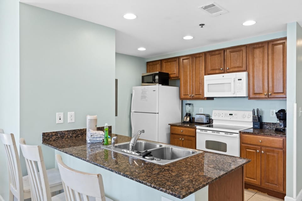 Kitchen with Breakfast Bar