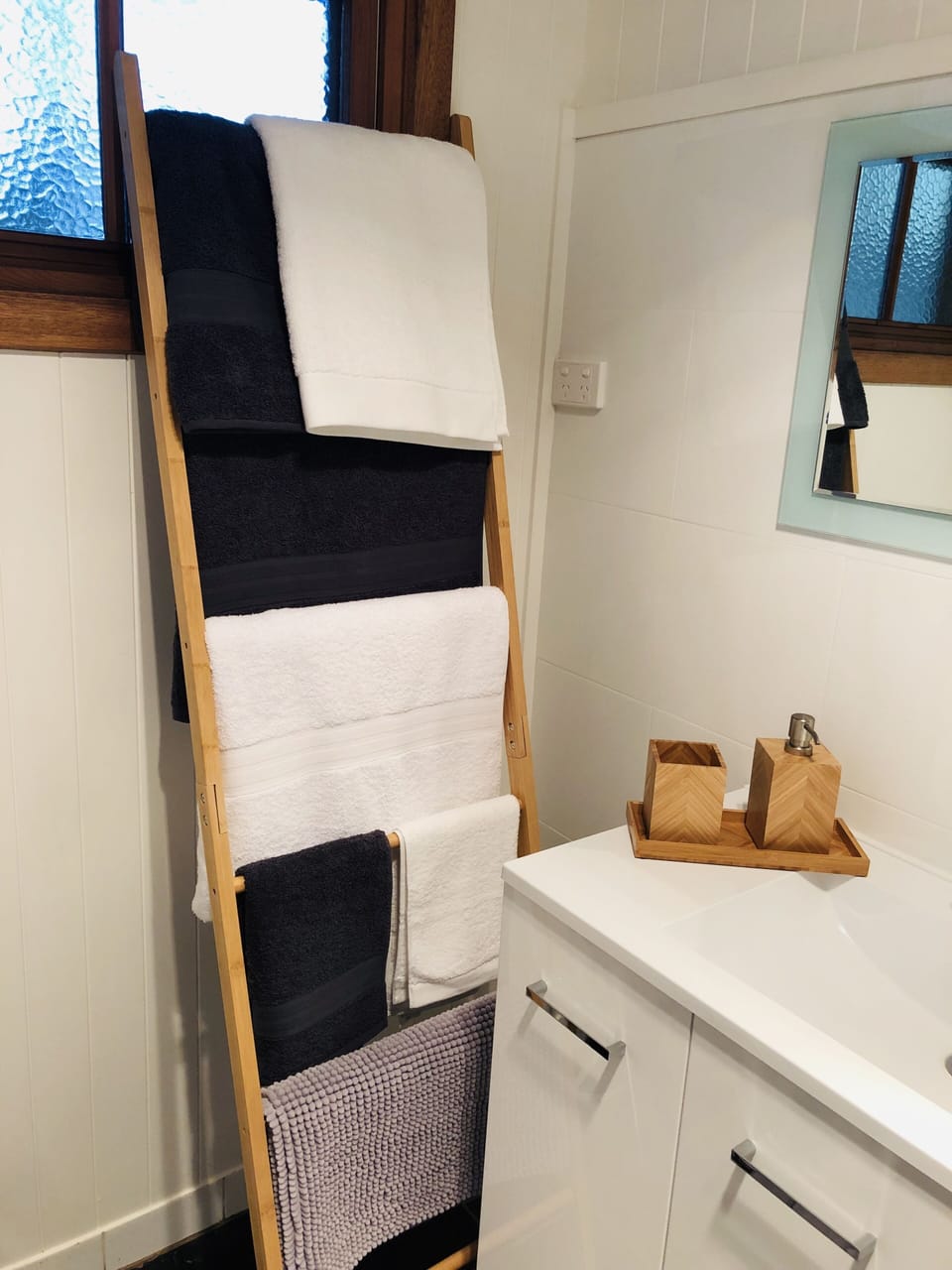 Quality bath sheets and towels. Shampoo, conditioner, soap and body lotion