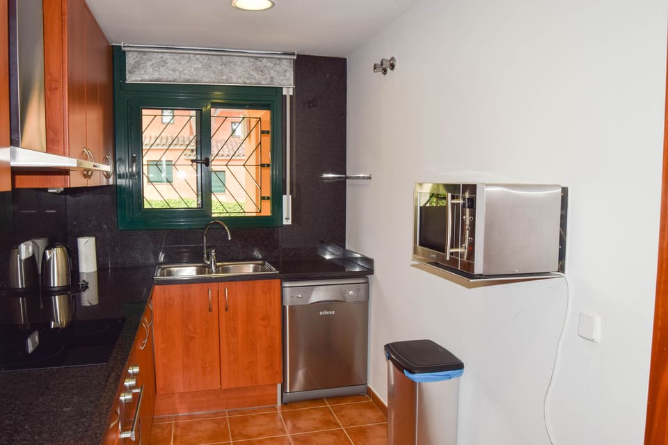 House in Pals to 500 mts from the Golf Platja de Pals .Communtiy Pool. Internet.