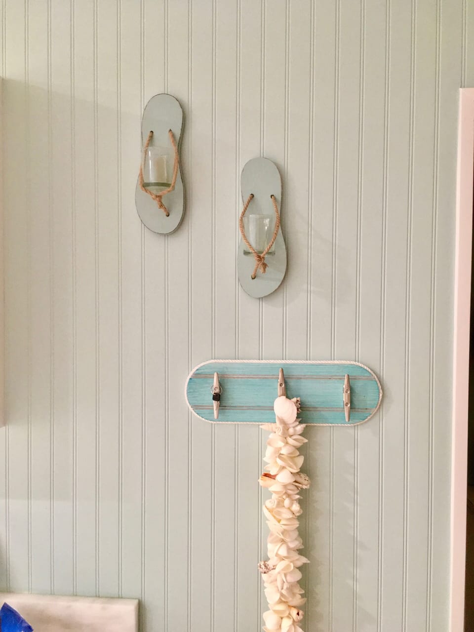 Charming coastal details throughout :)