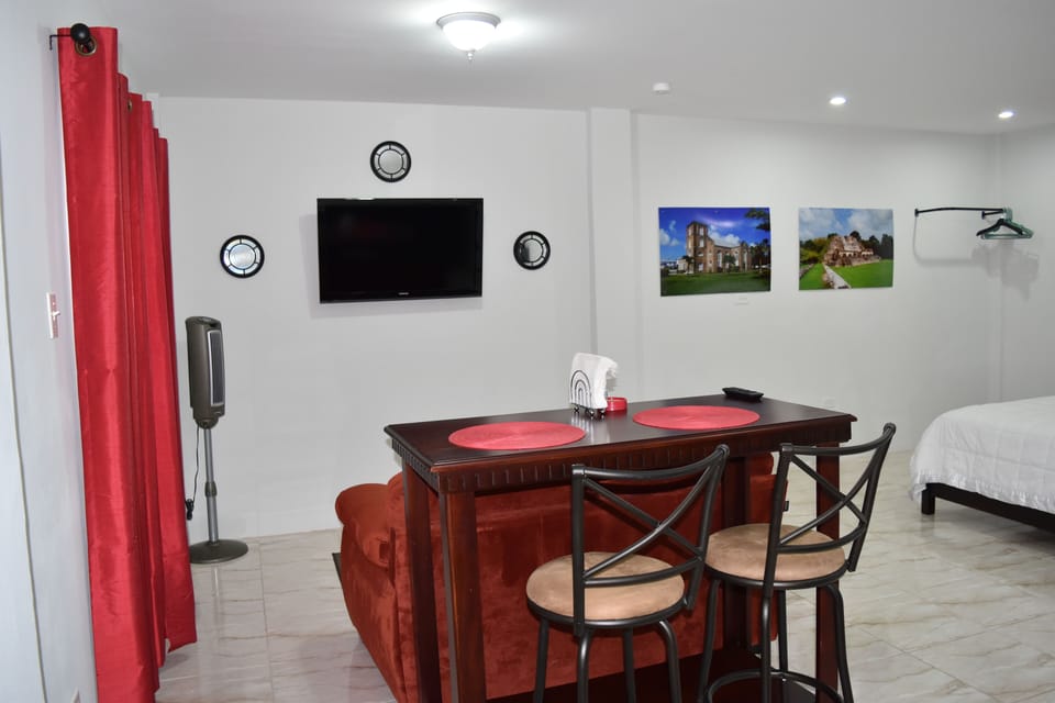 Breakfast Bar & Living Room