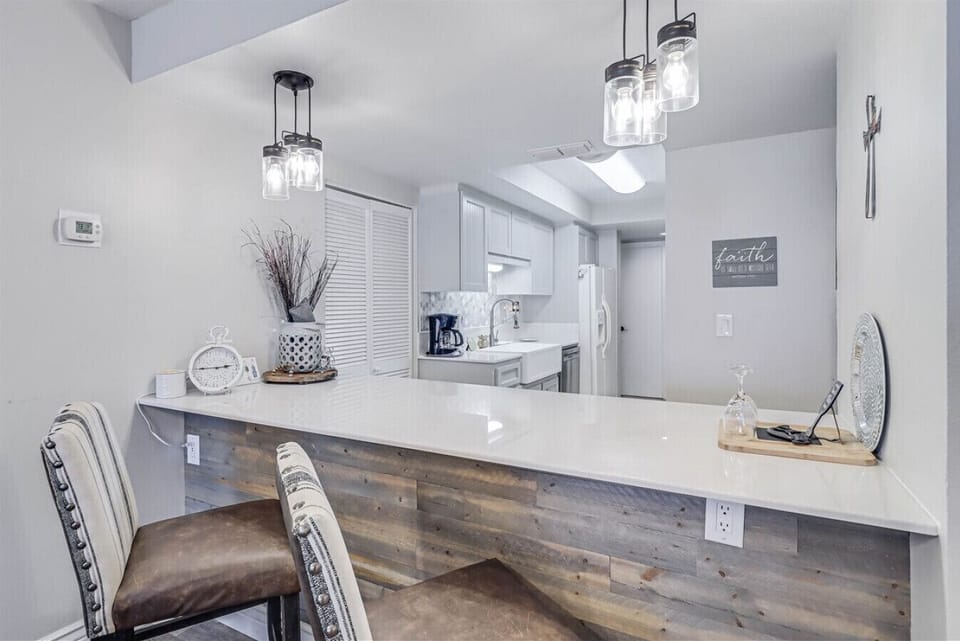 Breakfast Bar Seating