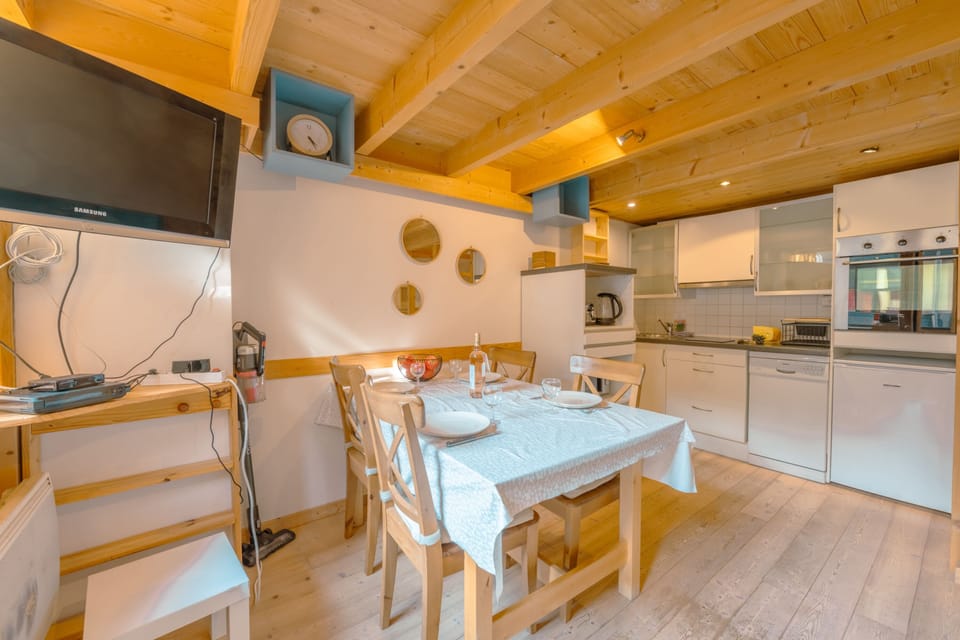 Kitchen and dining area