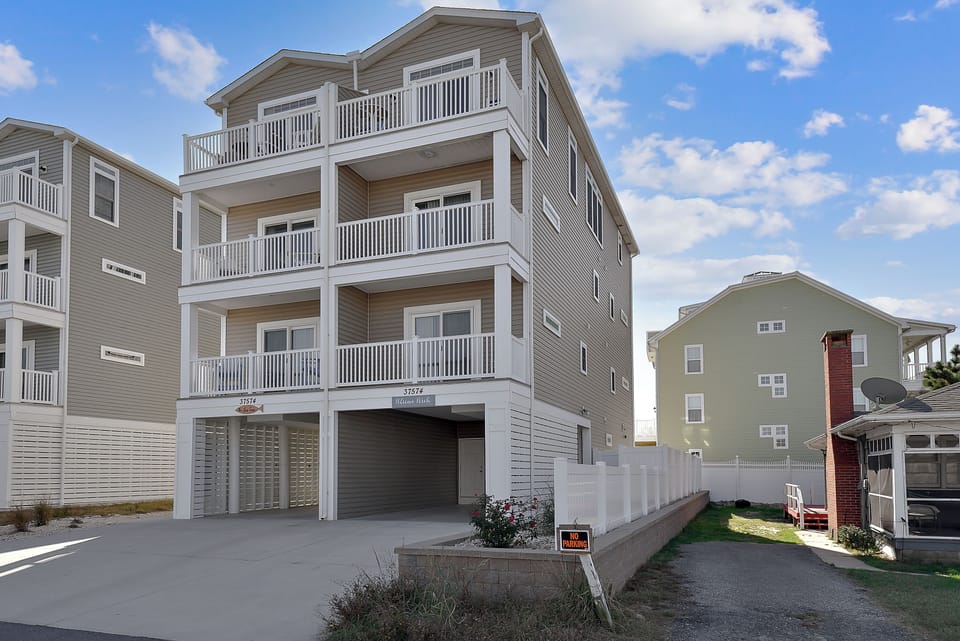 Exterior,Front Elevation,