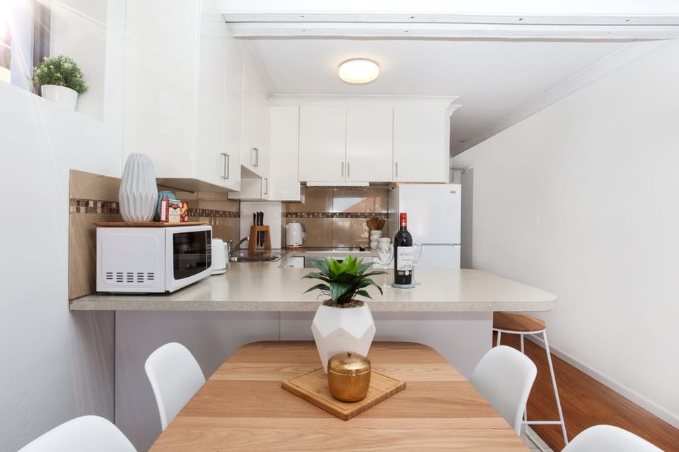 Bondi Beach Large Studio with Ocean View