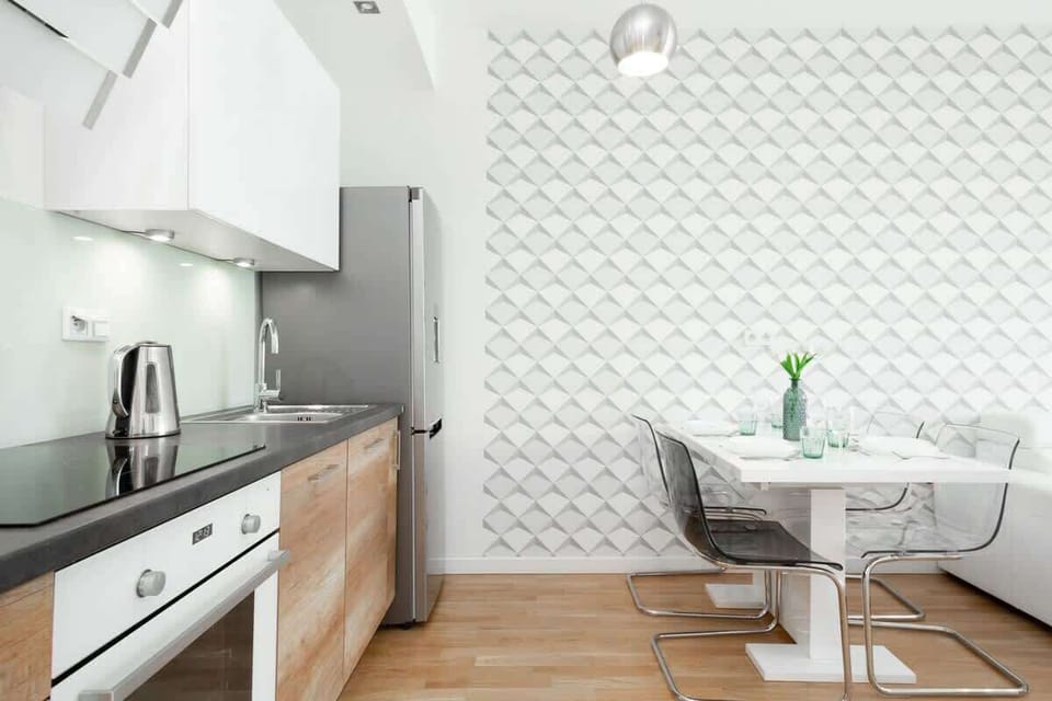 Fully equipped kitchenette. 