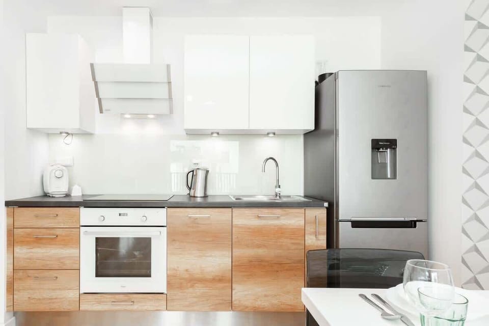 Fully equipped kitchenette. 