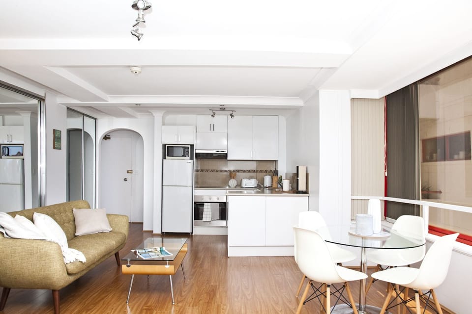 Bondi Beach Spacious Studio w Ocean View