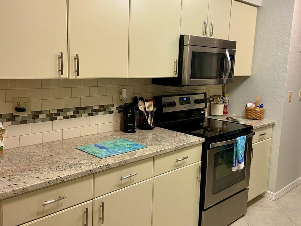 Kitchen oven 
