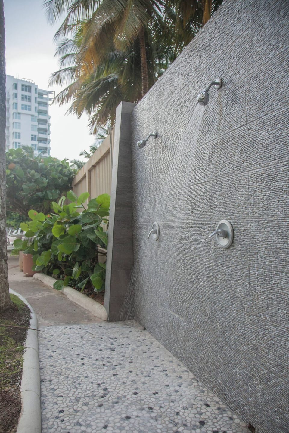 Outdoor showers 