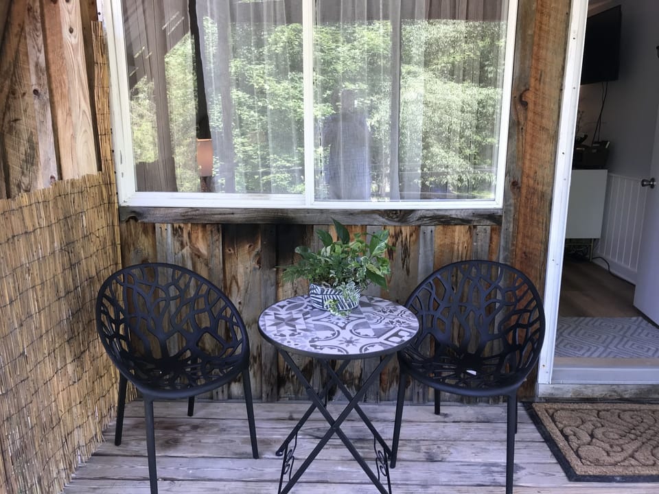 private porch 